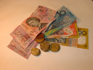 Illustration for article titled How to setup Online Currency Order
Canada business